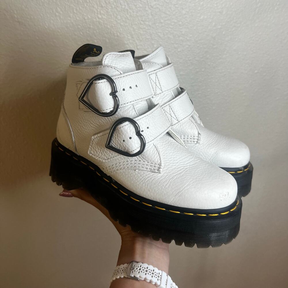 Dr. Martens Pebbled White Leather Devon Heart Platform Combat Boots 6US / 37EU